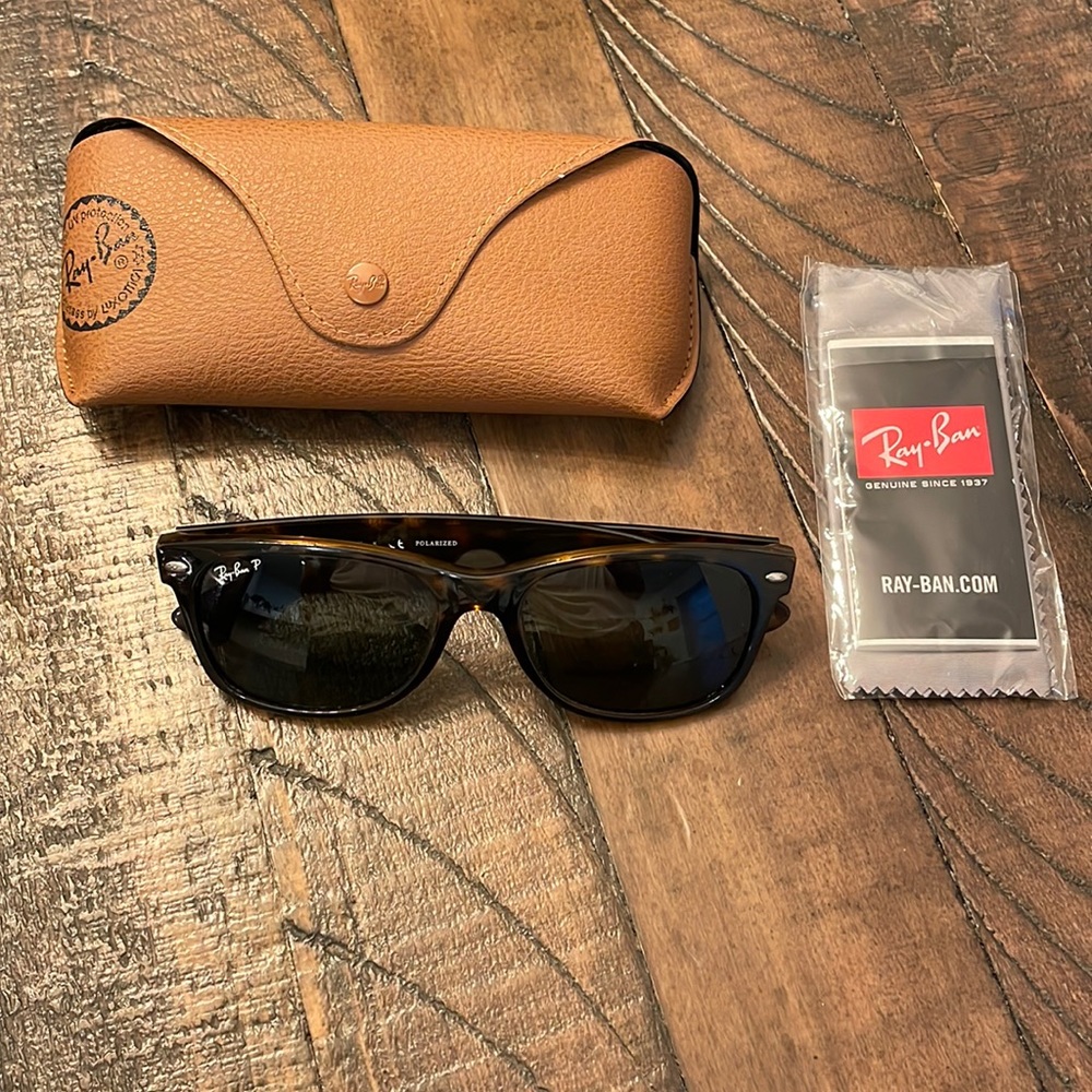 Ray-Ban polarized Wayfarer Sunglasses
